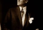 Atatürk şıklığı…”Bu dost rengidir”