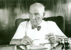 “Doğum gününüzü kutlarım Atatürk”