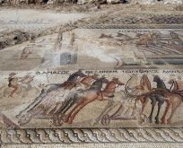 Kıbrıs’ta bulunan 1700 yıllık devasa mozaik büyüledi