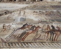 Kıbrıs’ta bulunan 1700 yıllık devasa mozaik büyüledi