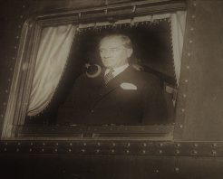 Atatürk’ün Yasaklanan Kitabından Osmanlı Devleti Arması