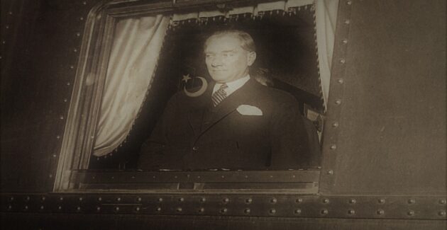 Atatürk’ün Yasaklanan Kitabından Osmanlı Devleti Arması